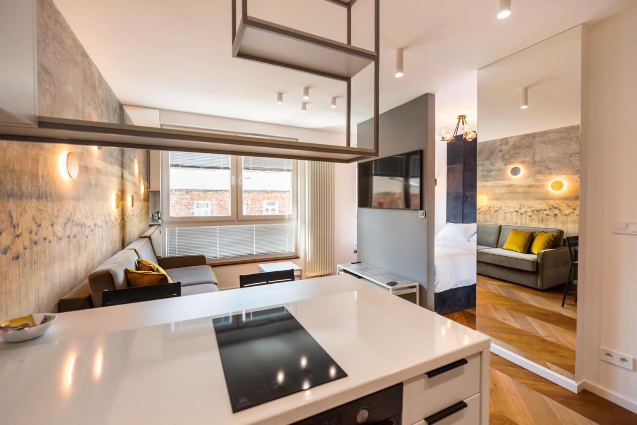 Nowa Praga Geometric Yellow Appartement *